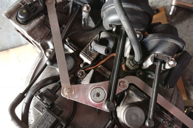 インテークマニホールド　ダンブルフラップ